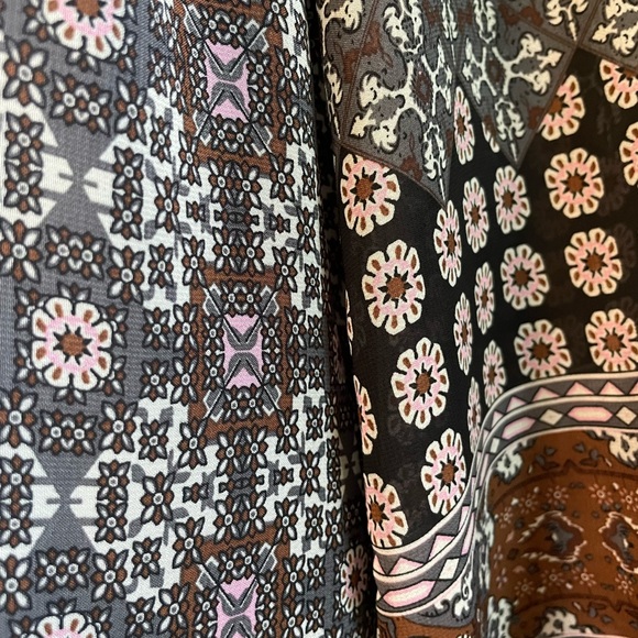 Charlotte Russe Shift Mini Dress Boho Silky Sheer Size S Multi-Color Geo Print - Picture 5 of 11